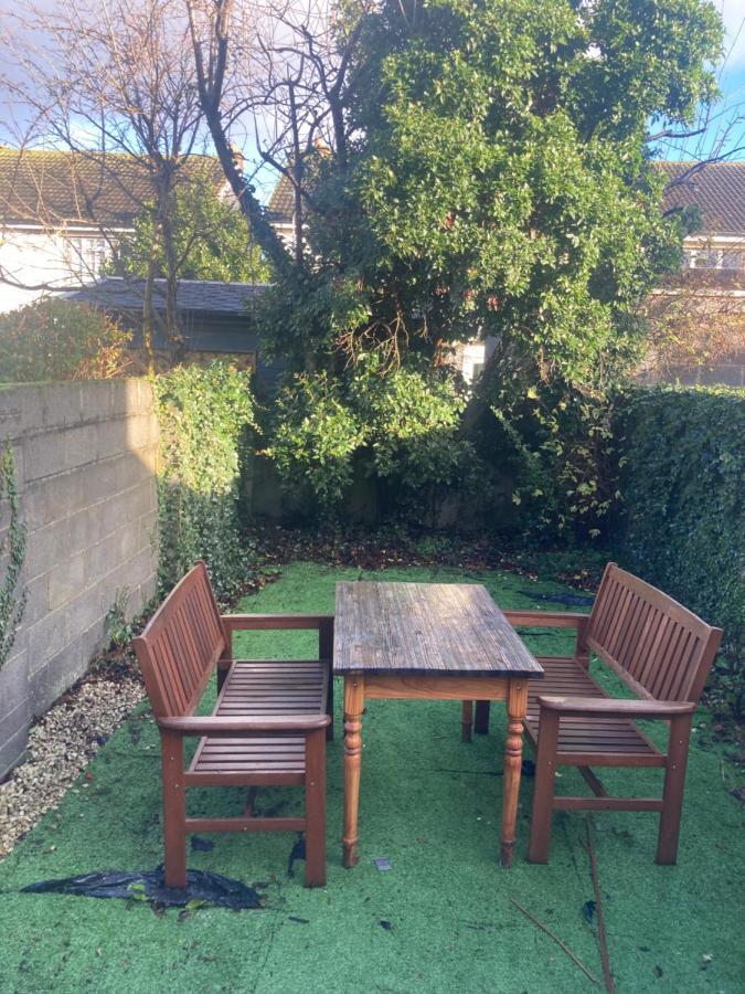 Entire Terraced Two Story Redbrick House With Parking In Secluded Cul De Sac Villa Dublin Exterior photo