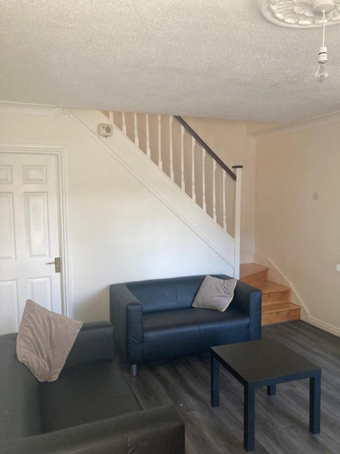 Entire Terraced Two Story Redbrick House With Parking In Secluded Cul De Sac Villa Dublin Exterior photo