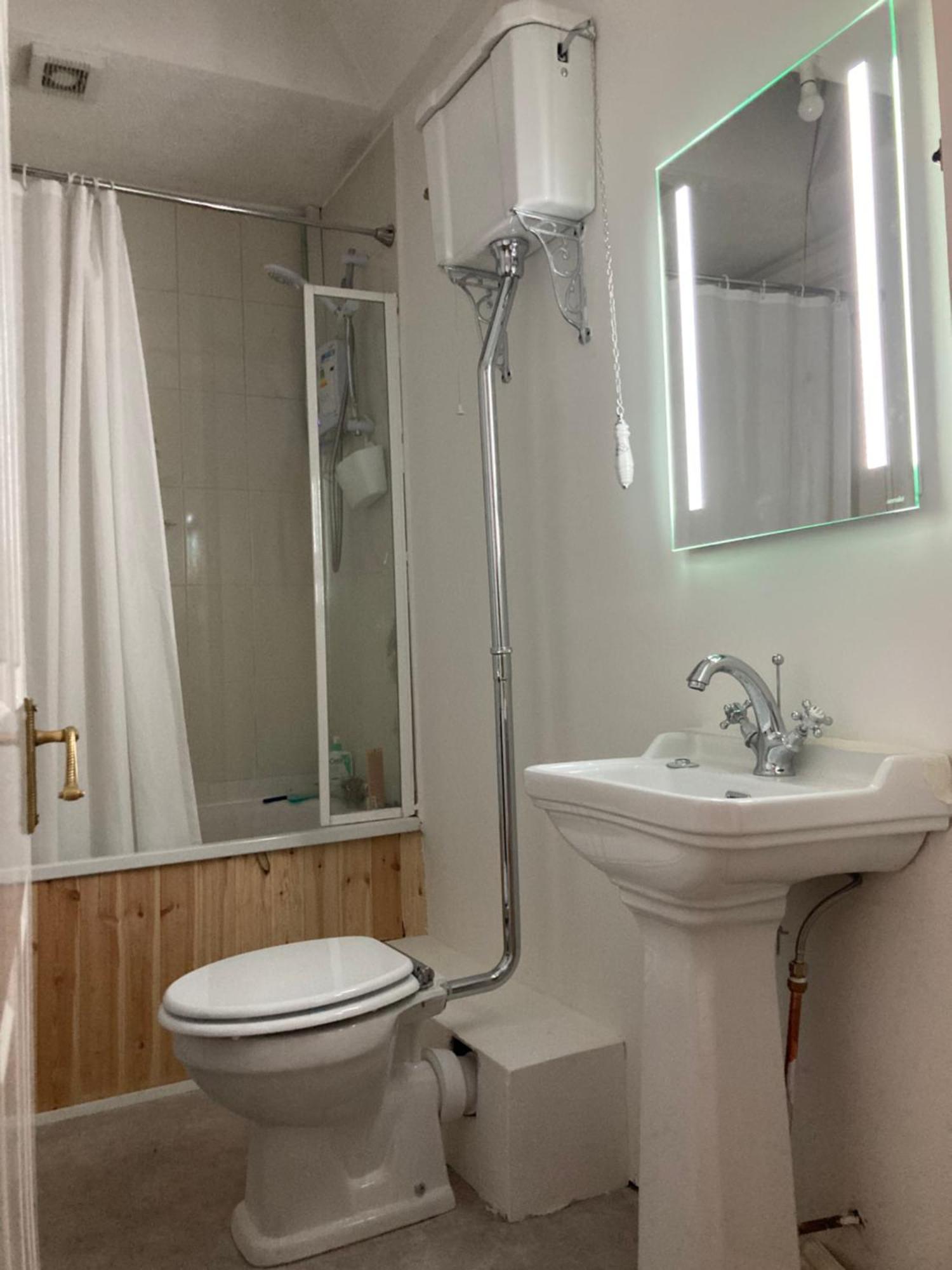 Entire Terraced Two Story Redbrick House With Parking In Secluded Cul De Sac Villa Dublin Exterior photo